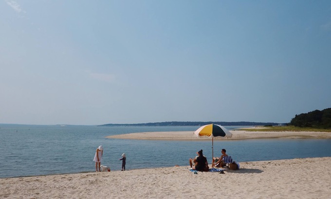 Town of Southold Town Maison | Midcentury North Fork Beach House