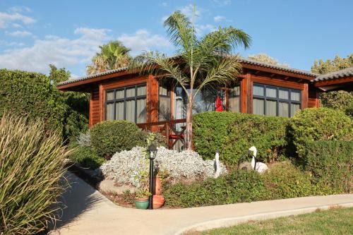 Ne'ot Golan Maison | Between Water and Sky