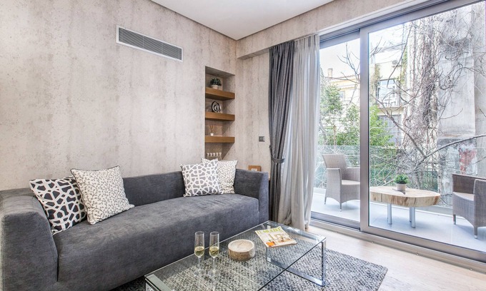 Plaka Appartement | Beverly Suite II in Plaka by JJ Hospitality-