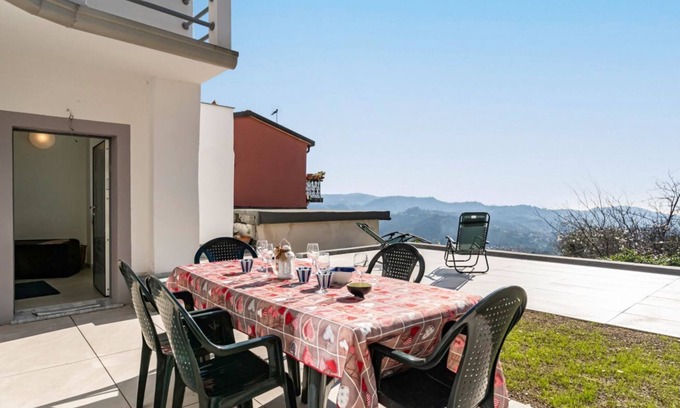 Vezzano Ligure Appartement | Beyond the Sea: Pacific Refuge in Liguria