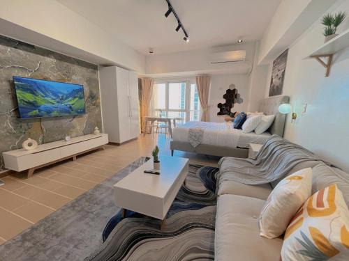 Pinagsama Appartement | BGC Venice Condo - Balcony, Pool, Wi-Fi - Suite 16