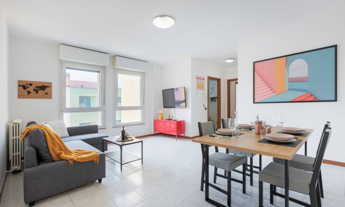 Grassobbio Appartement | BGY Colorful Home - Une Chambre Appartement, Couchages 4