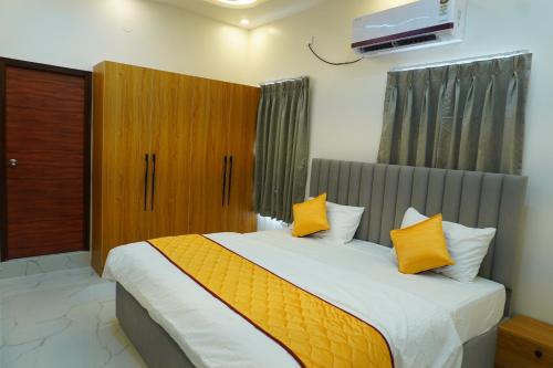 Tirupati Appartement | BHARATHI STAYS Ultra luxury rooms 1RK Studio Apartments & 2BHK Apartments