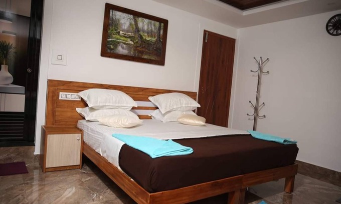 Muttil South Maison | Bhuvanam homes 2-bedroom house in Pleasant Muttil South with WiFi