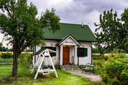 Rawa Mazowiecka Cabine | Biały Domek w Ogrodzie Różanym