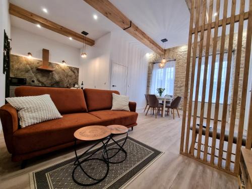 Czestochowa Appartement | Biały Kruk Apartamenty vis-a-vis Jasnej Góry 2b