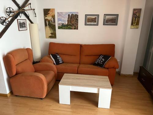 Biescas Appartement | BIESCAS Todas las comodidades y más GAS, GARAJE , TRASTERO, CENTRO, WIFI,