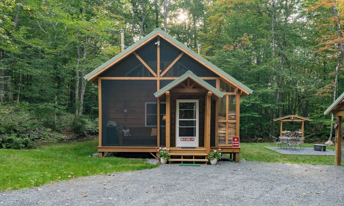 Brantingham Cabine | Cozy Adirondack Cabin
