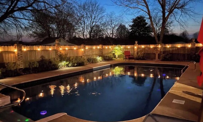Northport Maison | Big AL's (Heated) Pool House sleeps KKKQQ