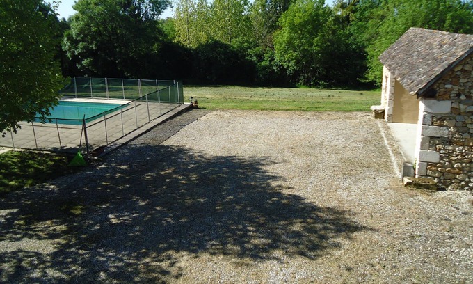 Maurens Maison | GRANDE ET BELLE MAISON EN PIERRE, PISCINE SECURISEE