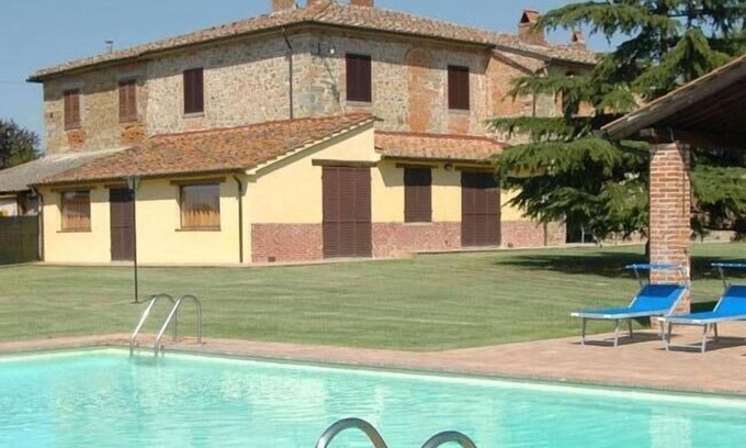 Le Piazze Villa | Ferme en pierre, piscine privée et jardin. Pour les familles et les amis. Animaux gratuits