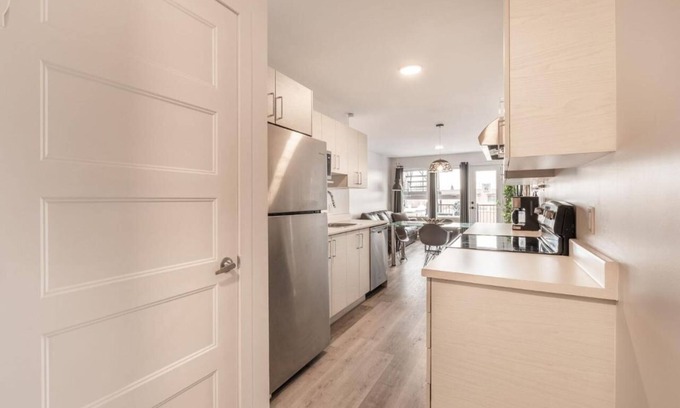 Longue-Pointe Appartement | Big apartment on 2 floors
