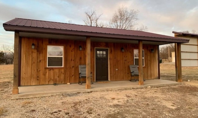 Sedan Maison | Big Buck Cabin