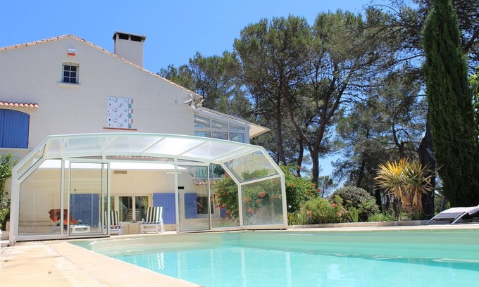 Caveirac Villa | SUPERBE VILLA TOUT CONFORT 12 pers avec PISCINE sur parc PINEDE 3000m²