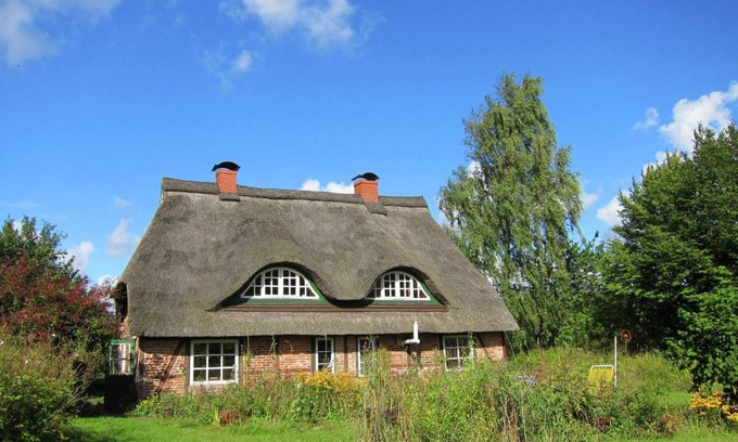 Strenglin Maison | Big Holiday Home in Pronstorf Germany with Private Garden