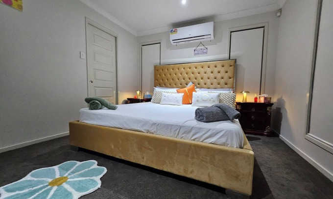 Bellbird Park Maison | Big home to share with a small family