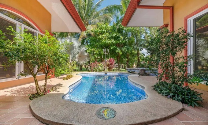 Bejuco Maison | Big & Homely 3 BDR house, Private Pool, Tennis- near the beach
