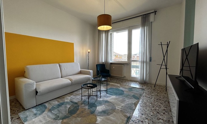 Verona City Centre Appartement | Big House-Private parking-12" walk from the ARENA