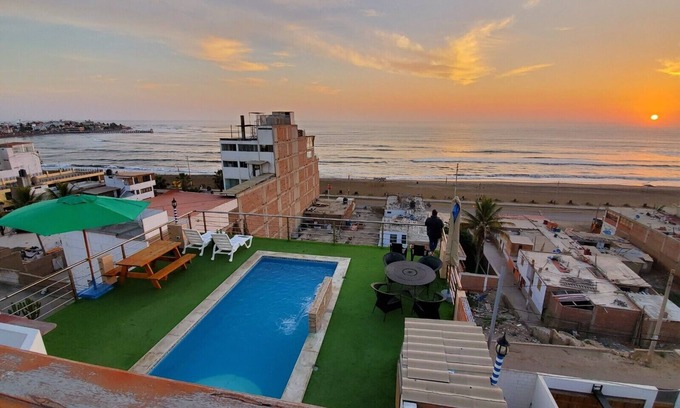 Huanchaco Chalet De Ski | Grande maison avec piscine au 4ème étage devant la plage