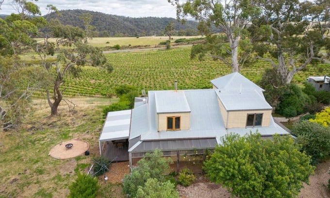 Drummond North Autre | Big & Little Vine House at Zig Zag Winery