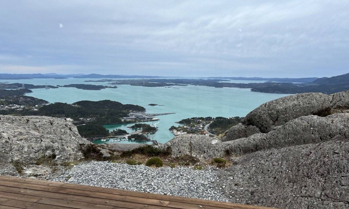 Stord Maison | Big modern house with nice view to the fjord
