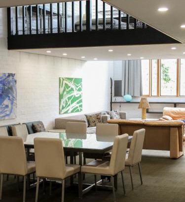 Narrabundah Appartement | Big Modern Loft Apt - Central - 7 Beds, 9 Guests - Workers, Families, Groups, Teams
