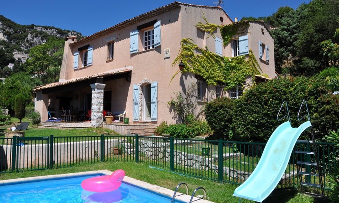 La Turbie Villa | Vaste villa familiale vue mer, jardin, piscine, barbecue, tout près de Monaco