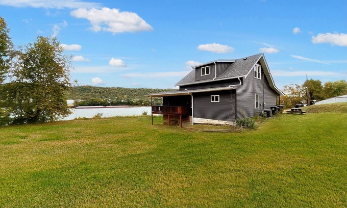 Villa Hills Maison | Big riverfront house near beach access, CVG, & downtown
