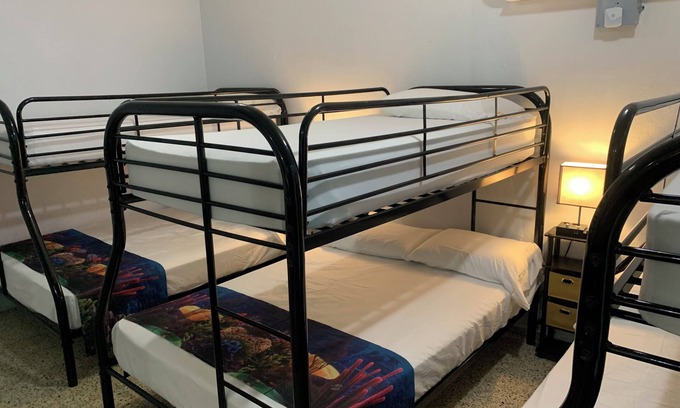 Levittown Appartement | big room, safe and quiet area