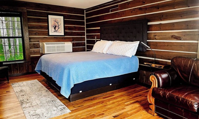 Lake Itasca Hôtel | {Big Timbers} Lodging next to North Entrance of Itasca State Park
