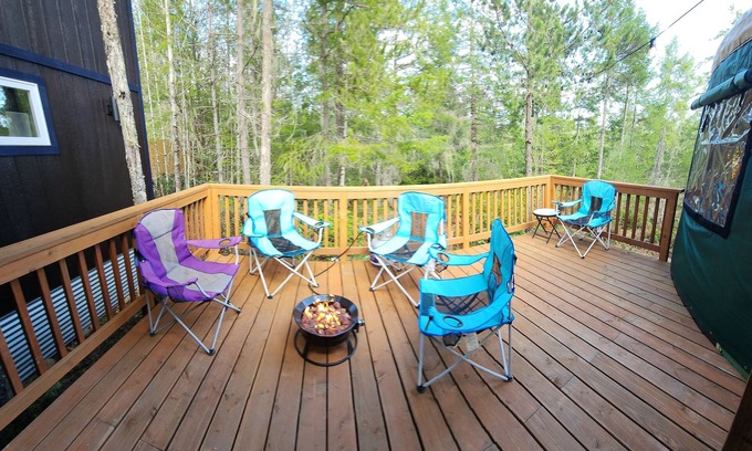 Hoodsport Cabine | Bigfoot's Hideaway! 2 bdrm Cabin & Yurt, Best Location/Lk Cushman, WiFi, Hot tub