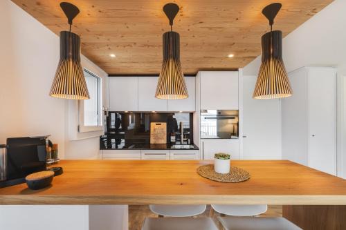 Leissigen Appartement | Bijou Lake Side Terrace - Panorama-Terrasse mit Seeblick