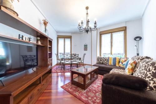 Barakaldo Appartement | Bilbao BEC with parking by Aston Rentals