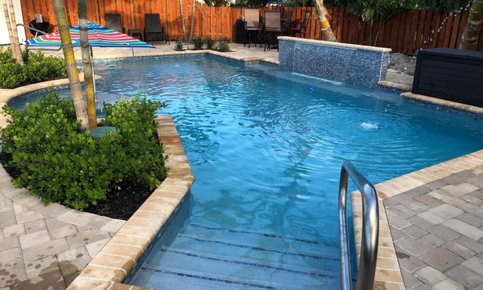 Wilton Manors Maison | Billy's Resort- Men Only - Solo Hombres