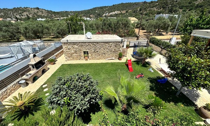 Monopari Maison | BIO Garden Stonehouse