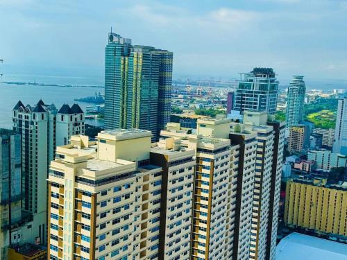 Ermita Night District Appartement | Birch Tower a9 front of Robinson PlaceRizal park