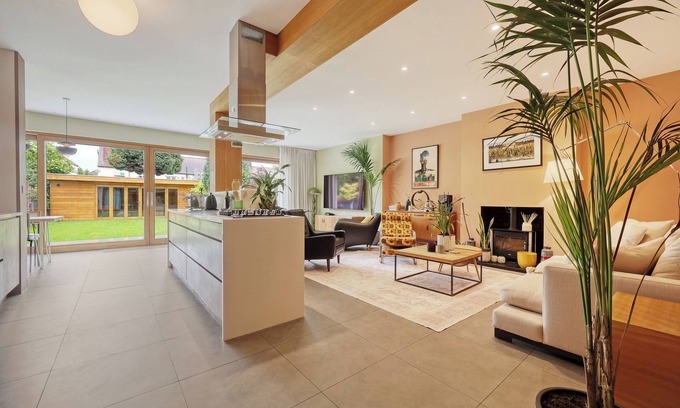 Redbridge Maison | Birdies Nest | Stylish Golf-Side Retreat in Wanstead – Perfect London Getaway