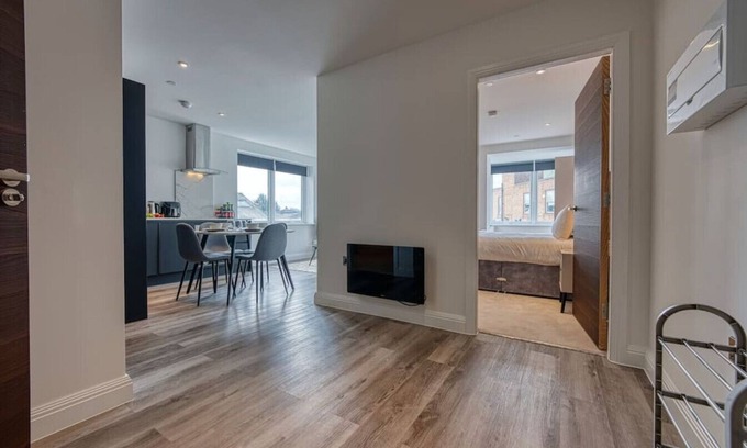 Bloxwich Appartement | Birmingham Business & Staycation Haven Ideal for 4 Guests