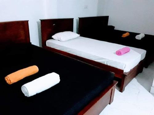 Kandy Maison | Black And White Kandy Guest House 02