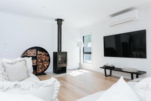 Balnarring Maison | Black Beauty Balnarring