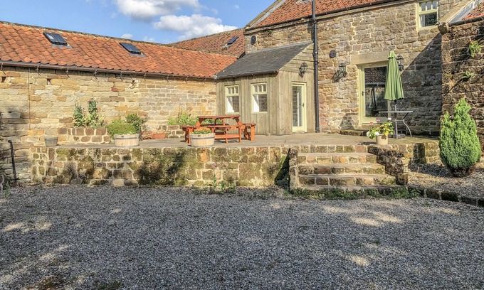 Easterside Cottage | Cottage chat noir, HELMSLEY