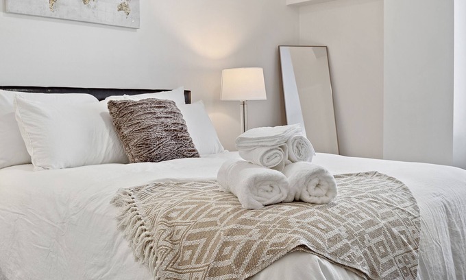 Springfield Appartement | Black Coffee Suite | State Capitol & Med District