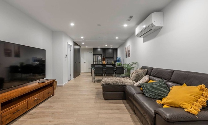 Coombs Appartement | Black Mountain Views In Coombs ACT