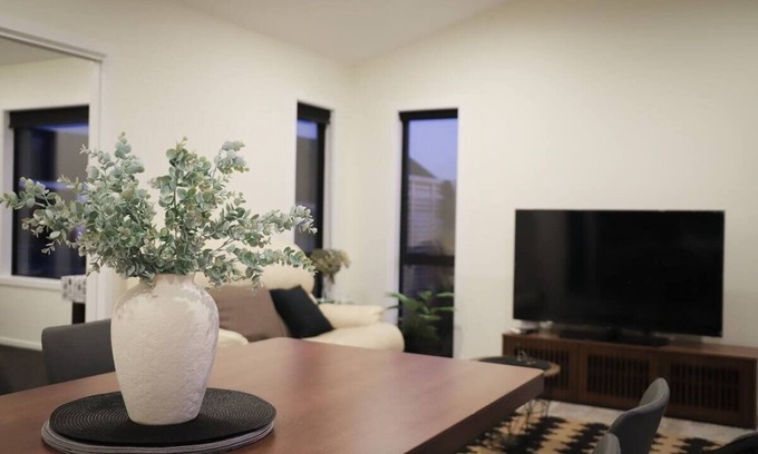 Prebbleton Maison | black Pearl -4 bedrooms, brand new designer house