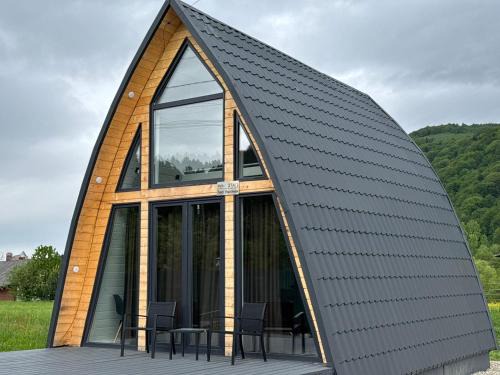 Yaremche Chalet De Ski | Black Pepper