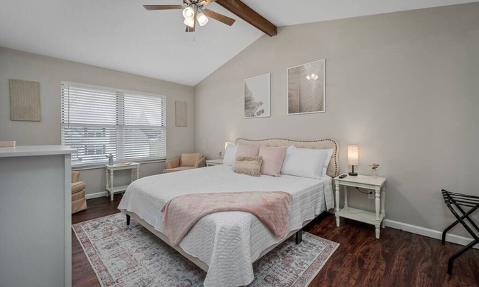 Weldon Spring Heights Maison | Blairs House 4 Bed 3 Bath - Sleeps 8