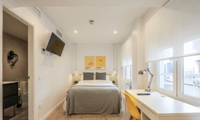 Gaztambide Lit Et Petit-Déjeuner | Blasco de Garay, double room with gym 105