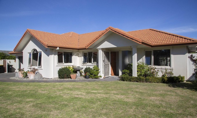 Papamoa Beach Maison | Bliss at Papamoa - so close to the beach!