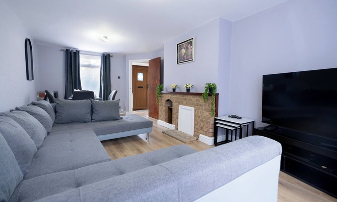 Belvedere Maison | Bliss House - Modern 3Beds with Sweeping Views