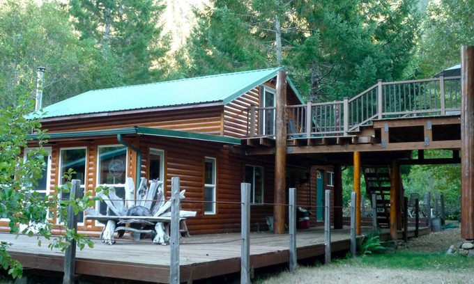 Crescent City Cabine | Bliss Place - Sur le Wild & Scenic Smith River